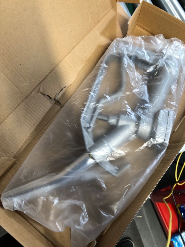 Photo 1 of **ITEM IS SIMILAR SEE PIC / ITEM IS FULL METAL/ SILCVER NO COLOR JR7 SHOWSCASE Red Fuel Nozzle with 3/4 inlet and 13/16 inch outlet (16/20 mm) auto shut off Red-16/20-2
