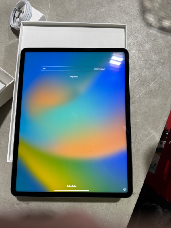 Photo 6 of Apple iPad Pro 12.9-inch (6th Generation): with M2 chip, Liquid Retina XDR Display, 256GB, Wi-Fi 6E, 12MP front/12MP and 10MP Back Cameras, Face ID, All-Day Battery Life – Space Gray WiFi 256 GB Space Gray