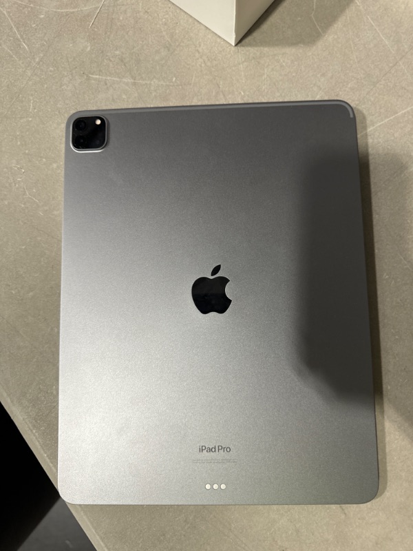 Photo 3 of ***READ NOTES***Apple iPad Pro 12.9-inch (6th Generation): with M2 chip, Liquid Retina XDR Display, 256GB, 