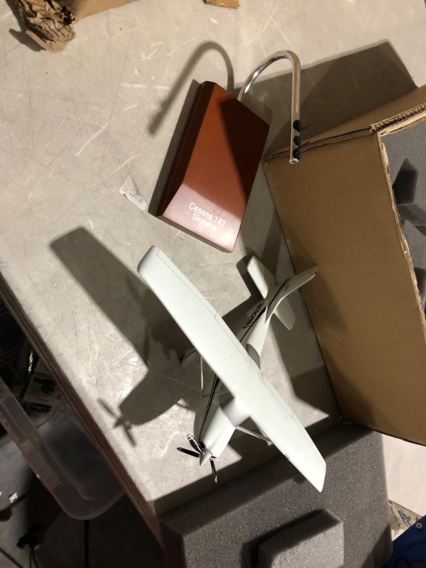 Photo 2 of ***USED - MAJOR DAMAGE - SEE PICTURES***
Cessna Model 182 Skylane - 1/32 scale model