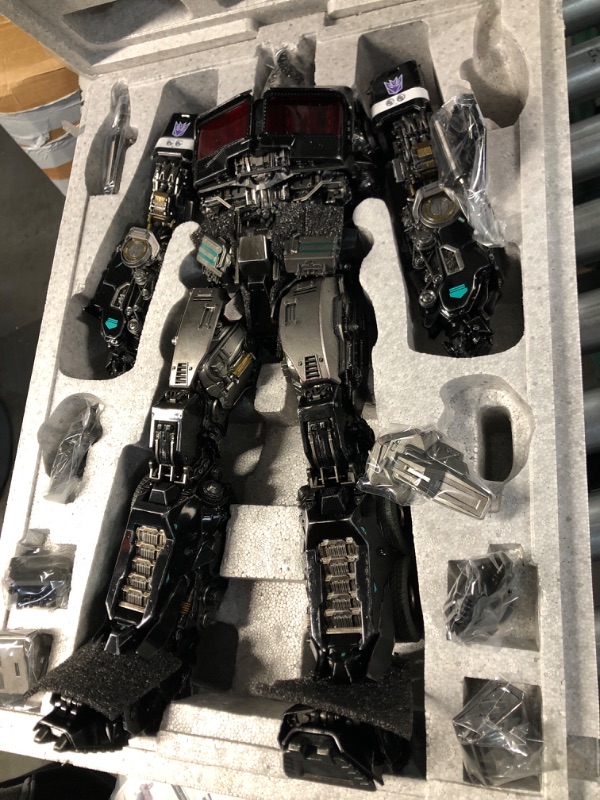 Photo 4 of Transformers: Bumblebee - Nemesis Prime Premium PX Scale Figure