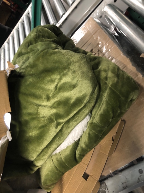 Photo 2 of **NONREFUNDABLE**FOR PARTS OR REPAIR**SEE NOTES**
PeachLeaf Heated Blanket, 62” x 84” Soft Fleece Twin Size Electric Blanket, 6 Heat Levels & 1-10 Hours Timer Auto Off, Fast Heating Blanket for Home Office Use, ETL Certified, Machine Washable Green Twin 6