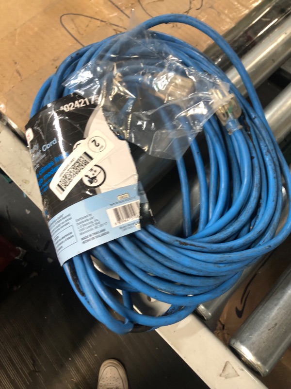 Photo 3 of Utilitech 50ft 15-Amp 1-Outlet 14-Gauge Blue Outdoor Cold Weather Extension Cord