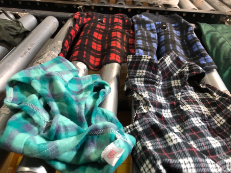 Photo 1 of clothing bundle