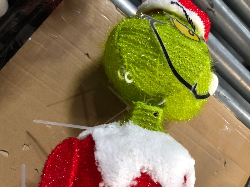 Photo 3 of * important * see clerk notes * 
Grinch The Grinch 29.92-in Licensed Yard Decoration with White LED Lights