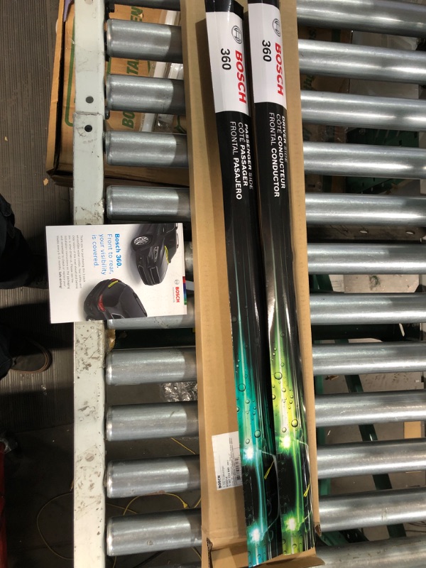 Photo 1 of **MISSING BACK WIPER**
BOSCH 360 Front Vehicle Wiper Blade Kit - 26"/17"/12" 