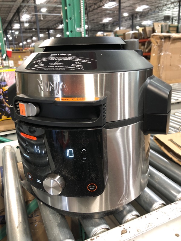 Photo 2 of **DAMAGE**
Ninja OL601 Foodi XL 8 Qt. Pressure Cooker Steam Fryer with SmartLid