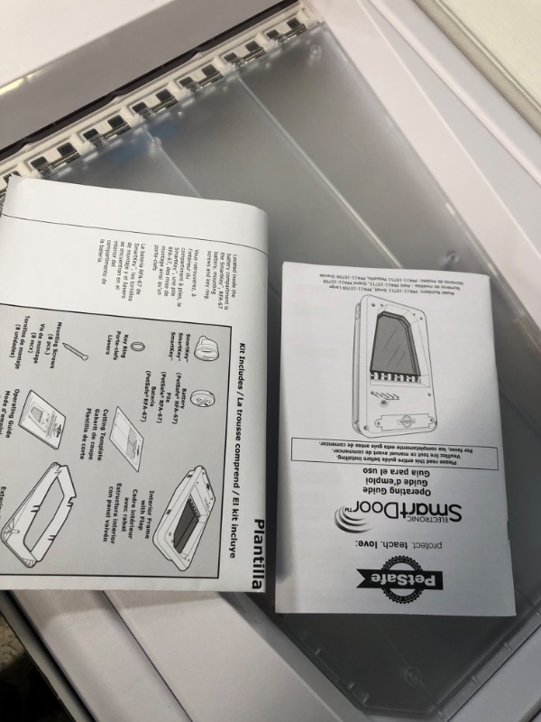 Photo 4 of ***MISSING PARTS***PetSafe® Electronic SmartDoor™- Large