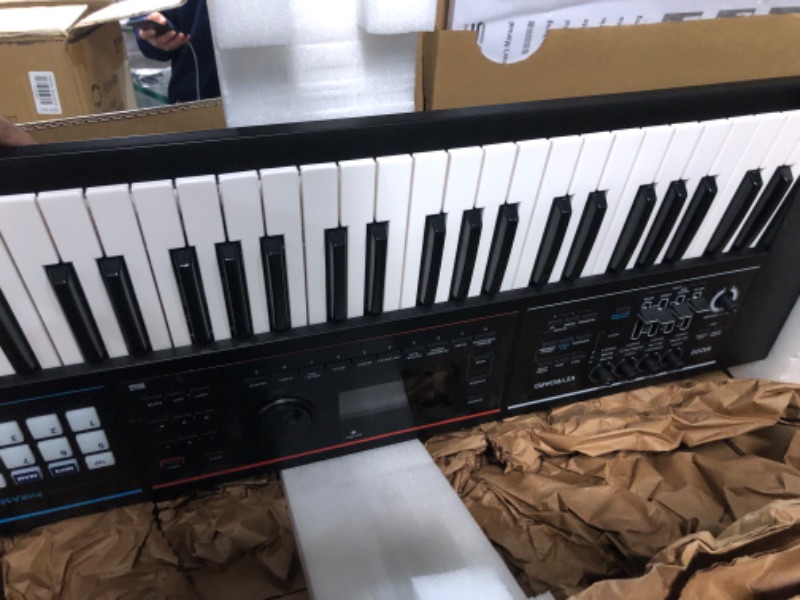 Photo 2 of (READ FULL POST) Roland JUNO-DS 61-Key Lightweight Synth-Action Keyboard with Pro Sounds 61 Keys