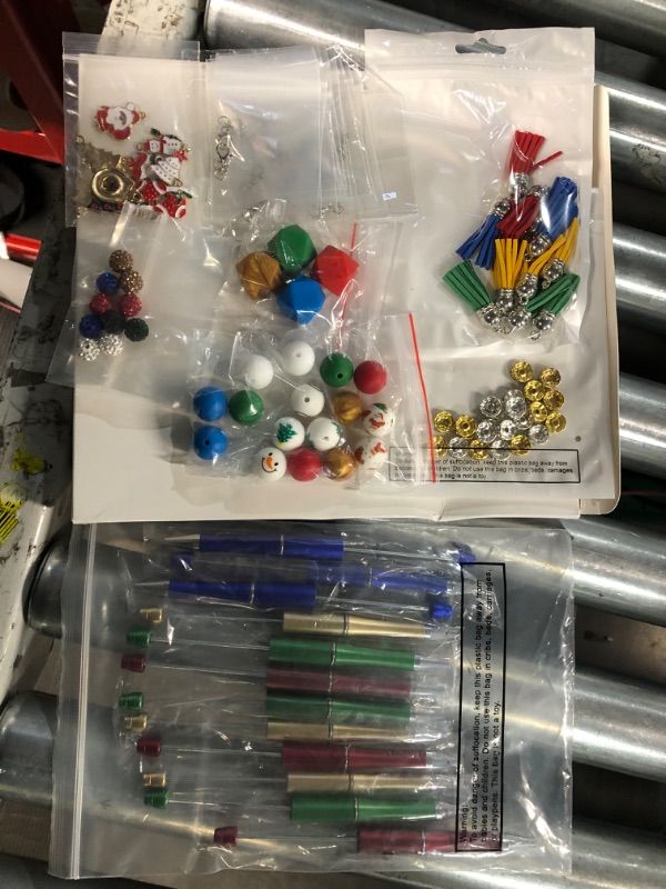 Photo 1 of 12 Pcs Christmas Beadable Pens Snowmen Ballpoint Pens Santa Christmas Trees Bead Pen with 54 Assorted Beads 12 Pendants 12 Tassels 12 Lobster Clasp DIY Plastic Black Ink for Student School Office Gift Snowman