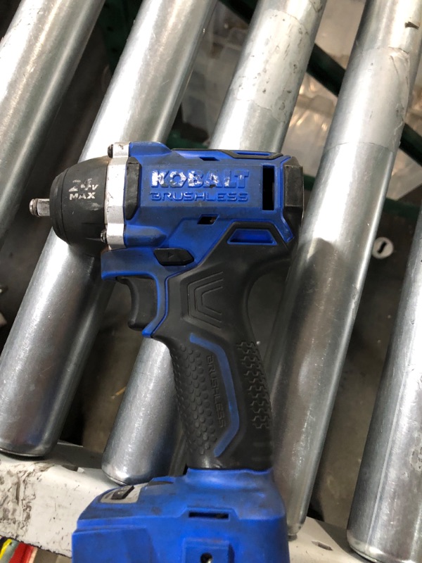 Photo 4 of Kobalt 24-Volt Max-Volt 3/8-in Drive Cordless Impact Wrench (Model #672828)