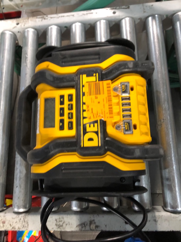 Photo 5 of **SEE NOTES*IMPORTANT 
DEWALT DXAEPS14 1600 Peak Battery Amp 12V Automotive Jump Starter/Power StatioN, 