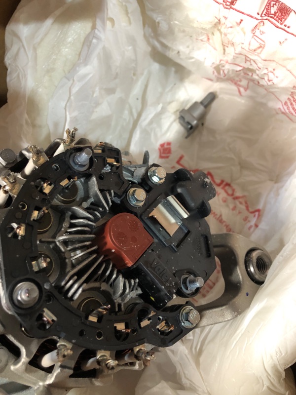 Photo 4 of ACDelco Genuine Parts 13597226 Alternator