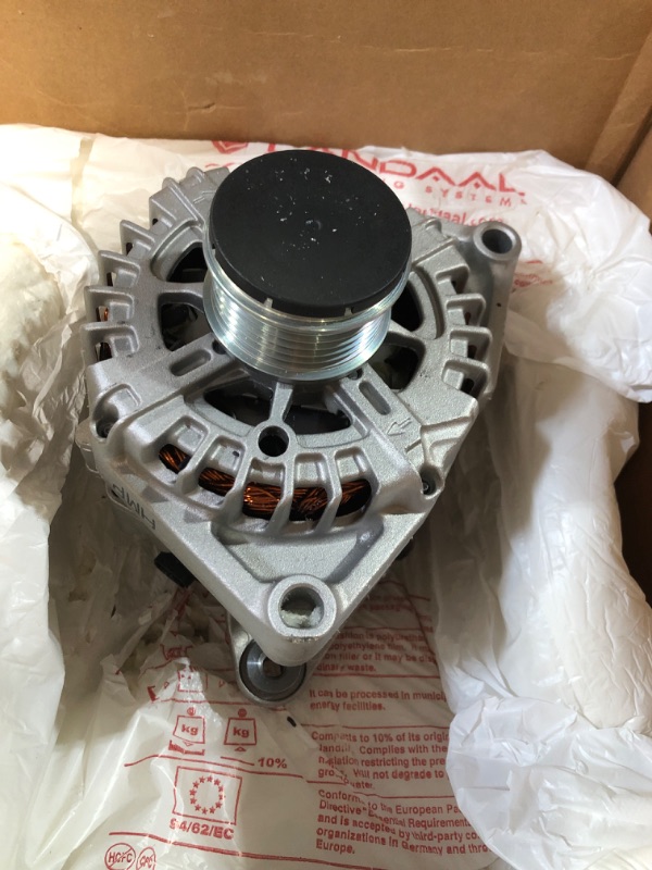 Photo 2 of ACDelco Genuine Parts 13597226 Alternator