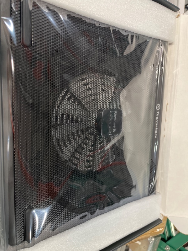 Photo 2 of Thermaltake Massive 20 RGB Steel Mesh Panel Single 200mm Fan 10"?19"