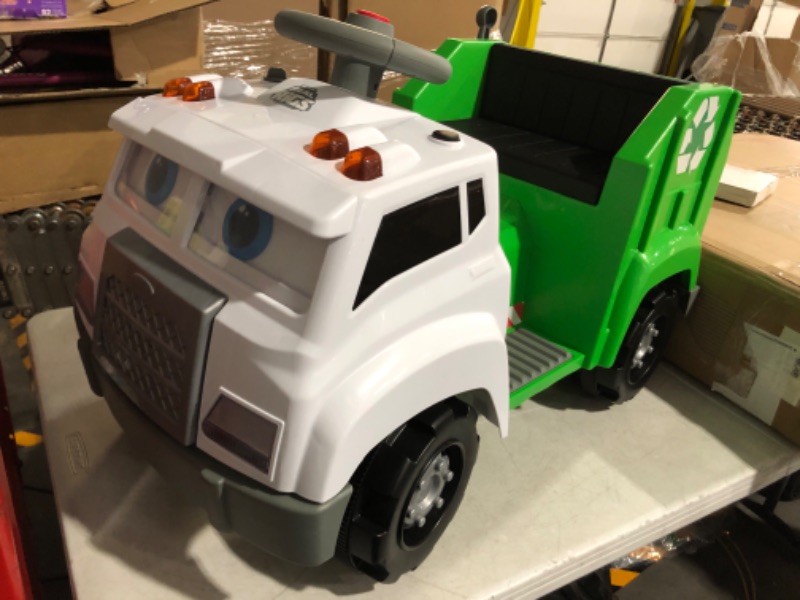 Photo 2 of **DOES NOT POWER ON**NON FUNCTIONAL
Kid Trax 6V Real Rigs Recycling Truck Interactive Powered Ride-On - Green/White