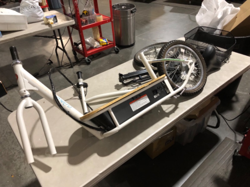 Photo 1 of ***USED - MAJOR DAMAGE - MISSING CHARGER - UNTESTED - SEE COMMENTS***
Razor EcoSmart Metro Electric Scooter 