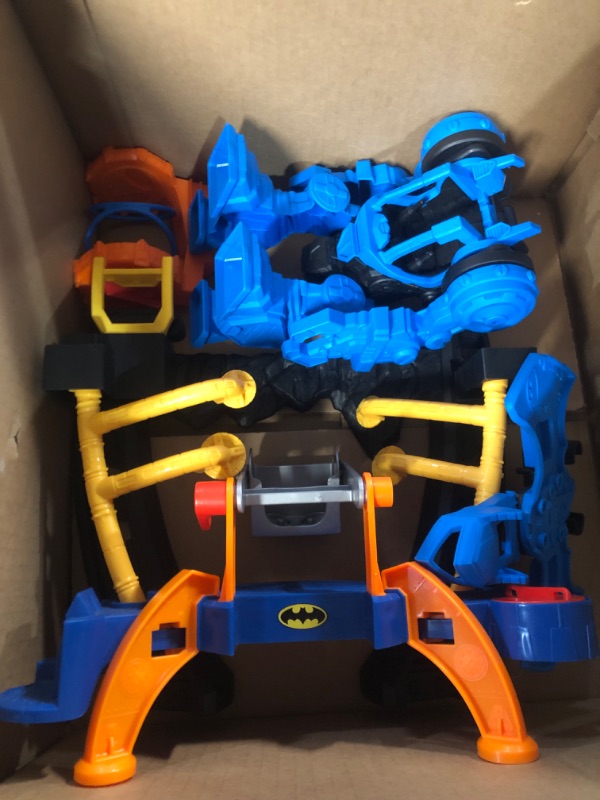 Photo 1 of **missing figures***Imaginext DC Super Friends Batman Playset, Robo Command Center with Detachable 10-inch Robot, Batman & Robin Figures Ages 3+ Years