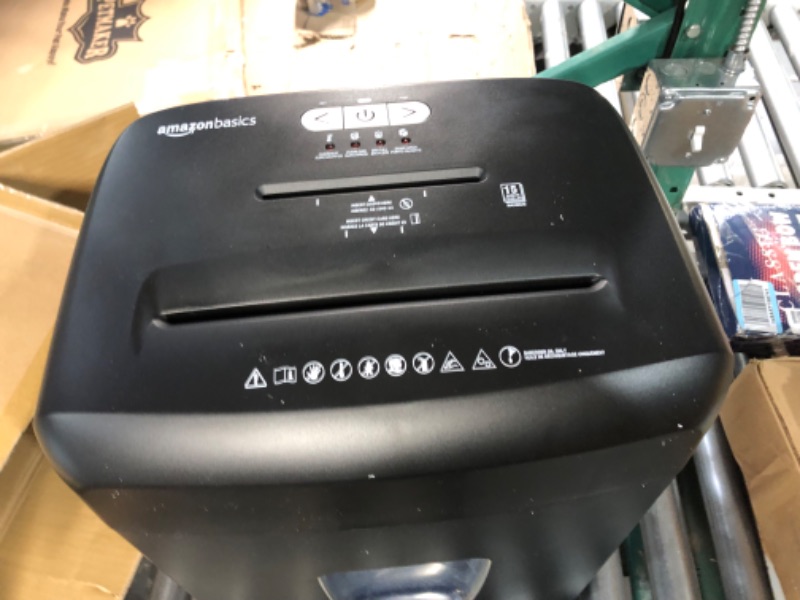 Photo 2 of **NONREFUNDABLE**FOR PARTS OR REPAIR**SEE NOTES**
Amazon Basics 15-Sheet Cross Cut Paper Shredder and Credit Card CD Shredder with 6 Gallon Bin 15 Sheet - new model Shredder