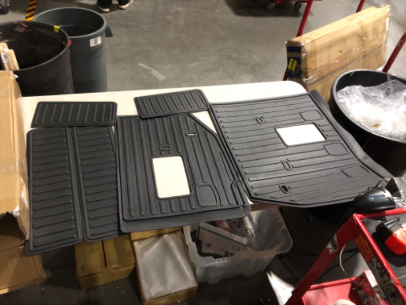 Photo 1 of ***FOR UNKNOWN MAKE AND MODEL***
Floor Mats, Black, Rubber with Velcro Backing