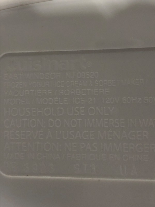 Photo 7 of * not functional * sold for parts oly *
Cuisinart ICE-21P1 1.5-Quart Frozen Yogurt, Ice Cream and Sorbet Maker, Double Insulated Freezer Bowl 