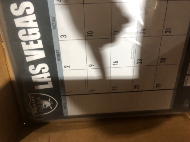 Photo 3 of TURNER SPORTS Las Vegas Raiders 2023 22X17 Desk Calendar (23998061547)