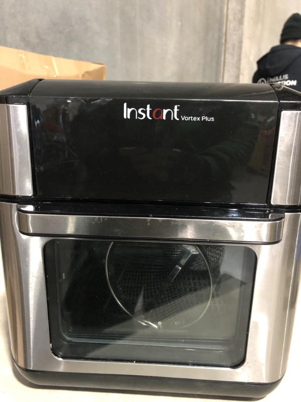 Photo 2 of * see images * used * 
Instant Vortex Plus Air Fryer Oven 7 in 1 with Rotisserie, with 6-Piece Pyrex Littles Cookware