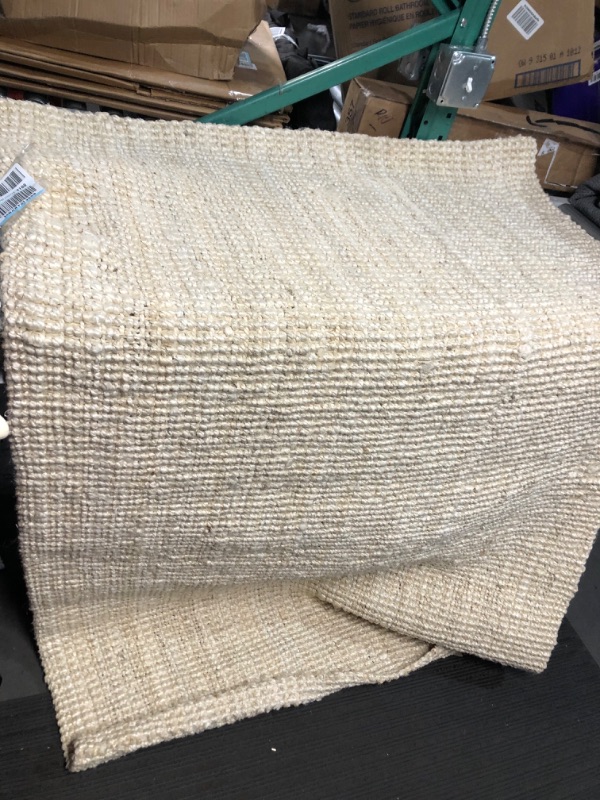 Photo 1 of Safavieh Ivory Loomed Accent Rug - (2' x 3') -