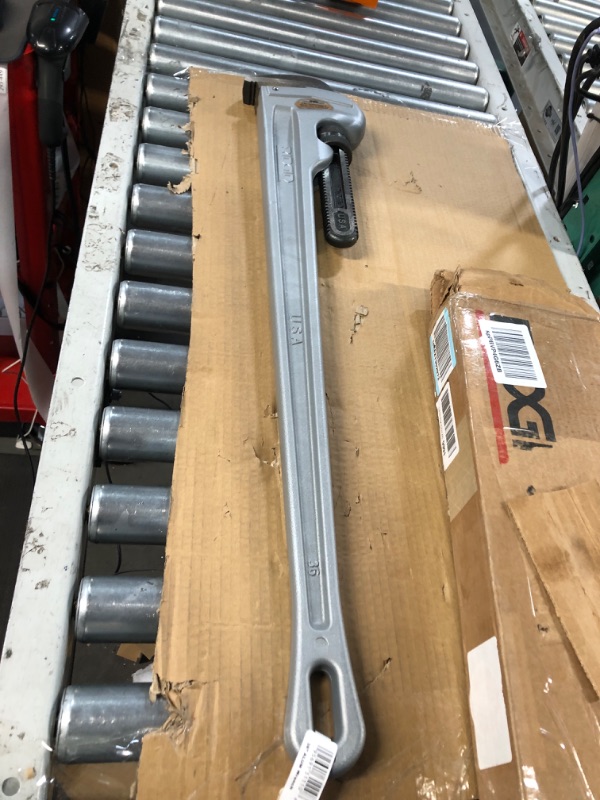 Photo 3 of * see all images * 
RIDGID 31110 Model 836 Aluminum Straight 36" Plumbing Pipe Wrench, Silver, Made In The USA