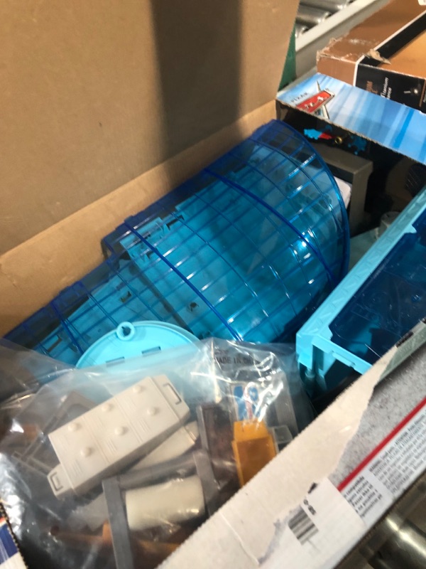 Photo 1 of Disney Pixar Cars 3 Florida Speedway Mega Garage [Amazon Exclusive]