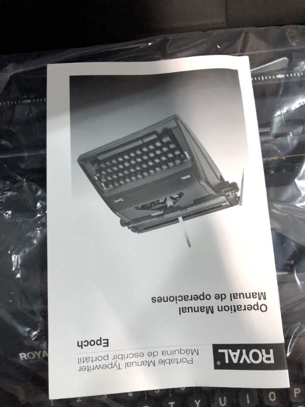 Photo 1 of Royal Manual typewriter Spanish (ROY79102Z)