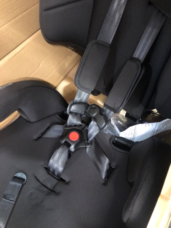 Photo 6 of ***DAMAGED - SLASHED***
Graco Tranzitions 3 in 1 Harness Booster Seat, Proof Tranzitions Black