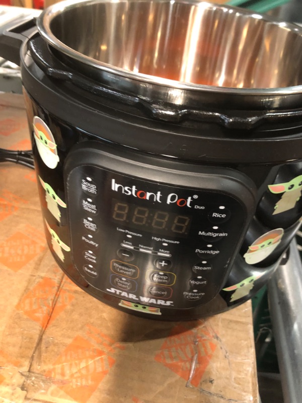 Photo 9 of * SEE NOTES * Instant Pot Star Wars 6Qt Duo Little Bounty, black