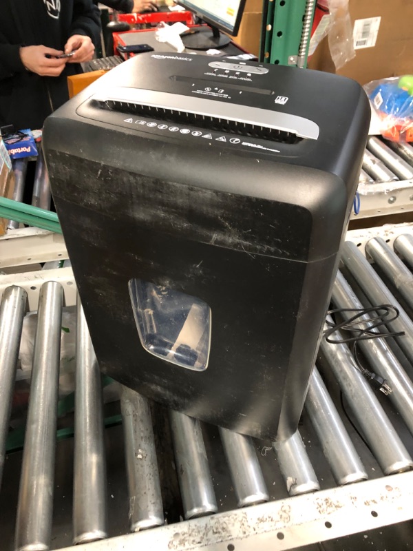 Photo 2 of [FOR PARTS, READ NOTES]
Amazon Basics 12 Sheet (new model) Micro Cut Paper and Credit Card CD Shredder With 6 Gallon Bin, Black
NONREFUNDABLE
