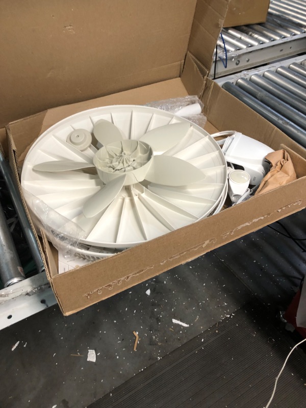 Photo 3 of **NONREFUNDABLE**FOR PARTS OR REPAIR**SEE NOTES**
Lasko, White 1820 18? Elegance & Performance Adjustable Pedestal Features Oscillating Movement Tilt-back Fan Head