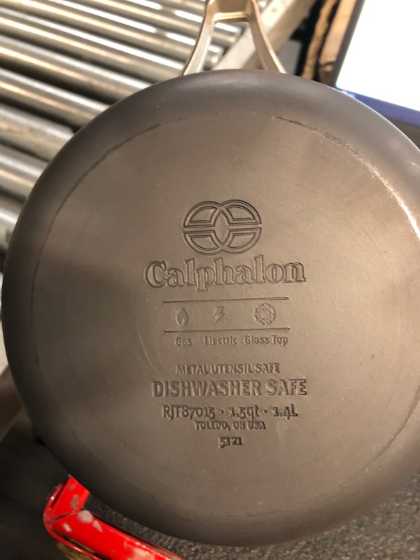 Photo 3 of *PREV USED*
Calphalon Classic Nonstick Sauce Pan with Cover, 1.5 quart, Grey Sauce Pan Gray 1.5 quart