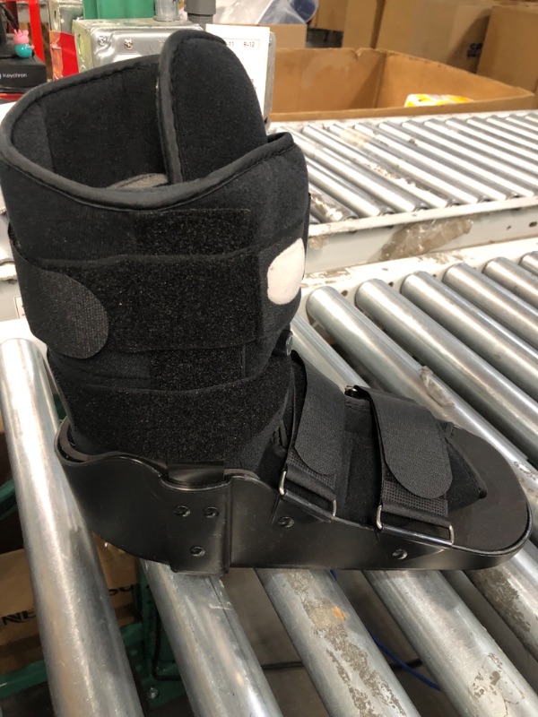 Photo 4 of kefit Walking Boot Fracture Boot for Broken Foot, Sprained Ankle-Large L Boot-002