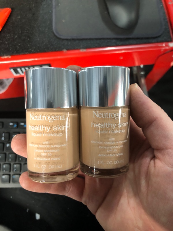 Photo 2 of Neutrogena Healthy Skin Liquid Makeup Foundation, Broad Spectrum SPF 20 Sunscreen, Lightweight & Flawless Coverage Foundation with Antioxidant Vitamin E & Feverfew, 30 Buff, 1 fl. oz 030 Buff 1 Fl Oz (Pack of 2)