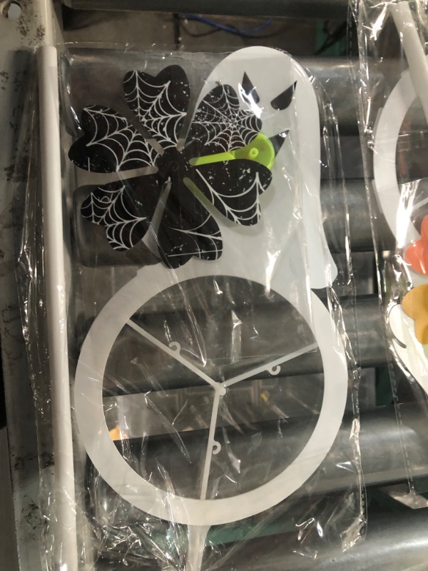 Photo 1 of *USED* 6 Pack Outdoor Halloween Decorations