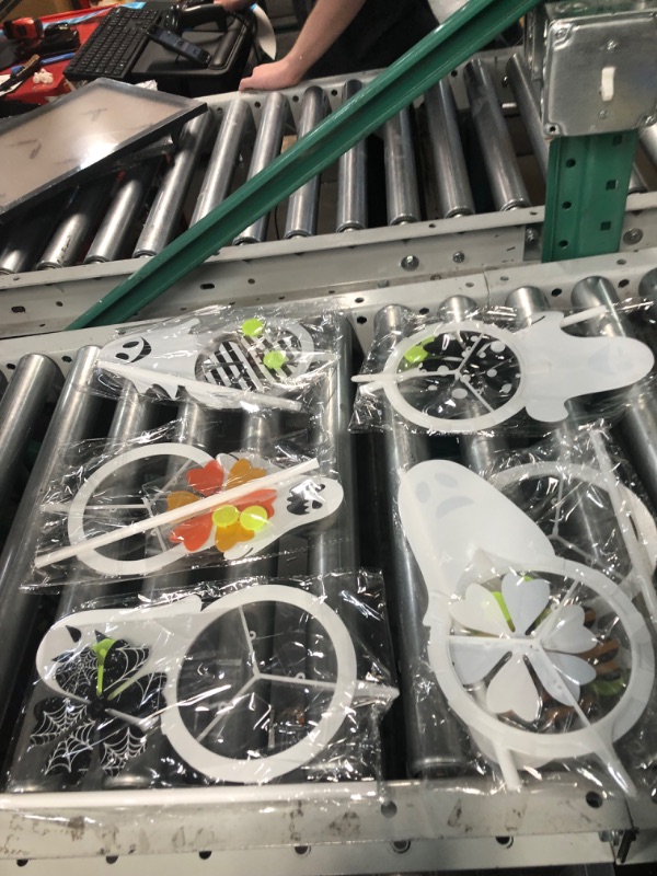 Photo 1 of *USED* 6 Pack Outdoor Halloween Decorations