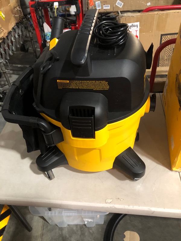 Photo 3 of **POWERS ON** **USED** **SEE NOTES** DEWALT 9 Gallon 34L Shop Vacuum -Yellow