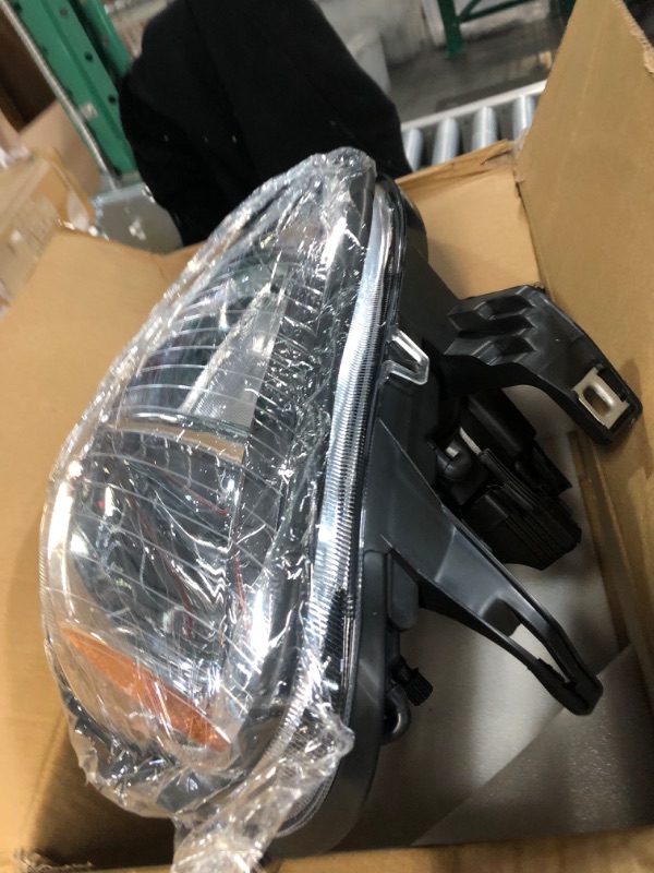 Photo 2 of Evan-Fischer Headlight Set Compatible with 2002-2004 Honda CR-V Left Driver and Right Passenger Side Halogen Passenger & Driver Side (Left & Right)