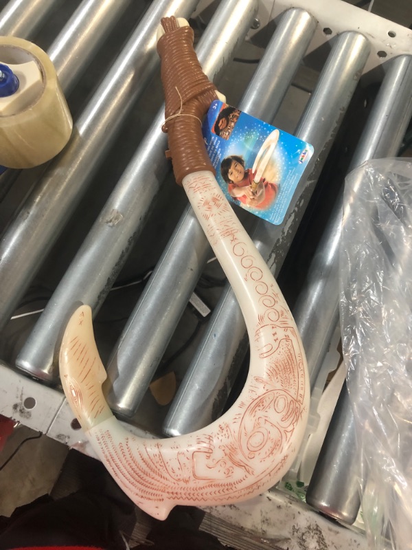 Photo 2 of Disney Moana Maui's Magical Fish Hook