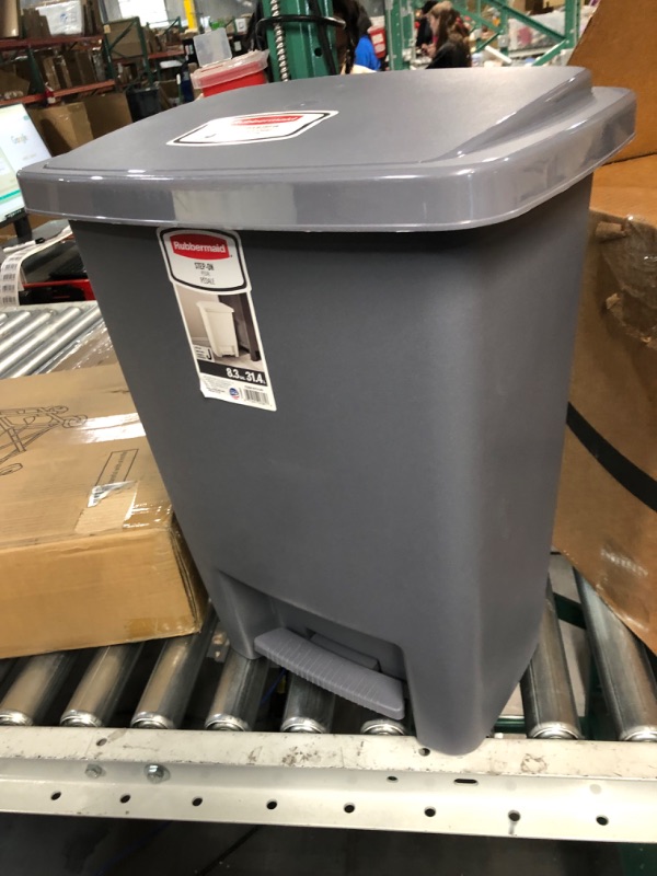 Photo 3 of ***Lid detached in back. Needs other part to stay connected** 8.25-Gal. Step-On Wastebasket