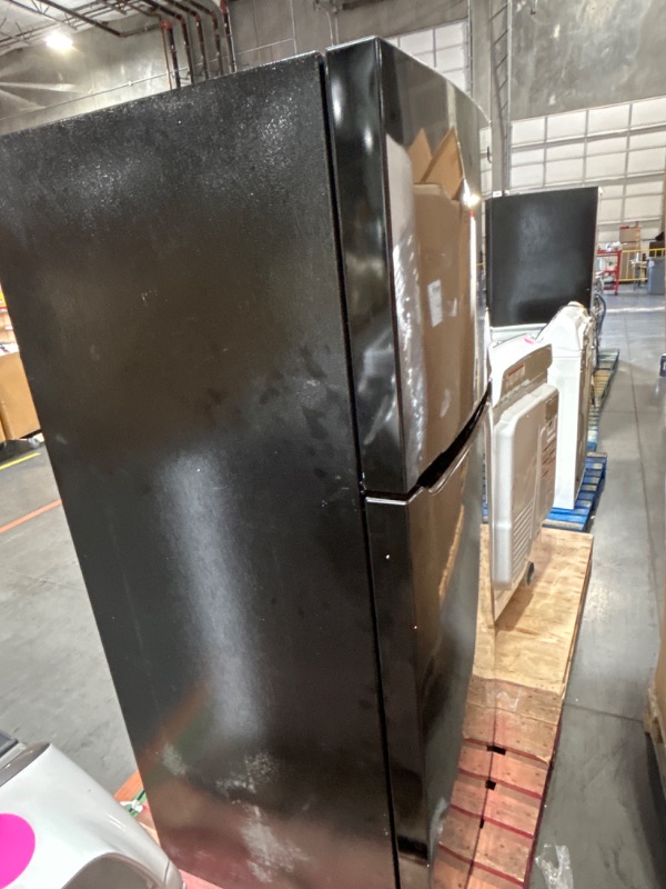 Photo 4 of Frigidaire Garage-Ready 18.3-cu ft Top-Freezer Refrigerator (Black)