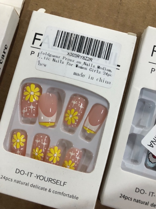 Photo 4 of * NON REFUNDABLE ** False Finger Nails Bundle