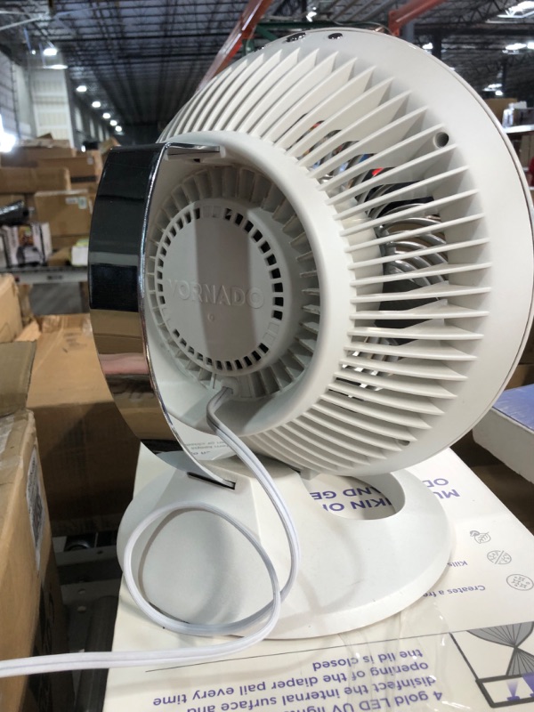 Photo 3 of (USED AND FOR PARTS ONLY) `Vornado 560 Whole Room Air Circulator with 4 speeds, 560-Medium, White & 630 Mid-Size Whole Room Air Circulator FaN