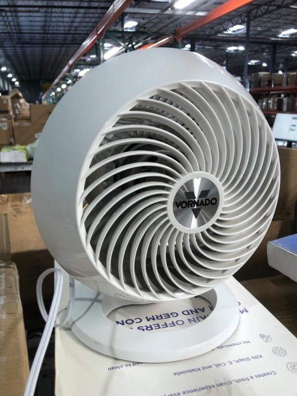 Photo 2 of (USED AND FOR PARTS ONLY) `Vornado 560 Whole Room Air Circulator with 4 speeds, 560-Medium, White & 630 Mid-Size Whole Room Air Circulator FaN