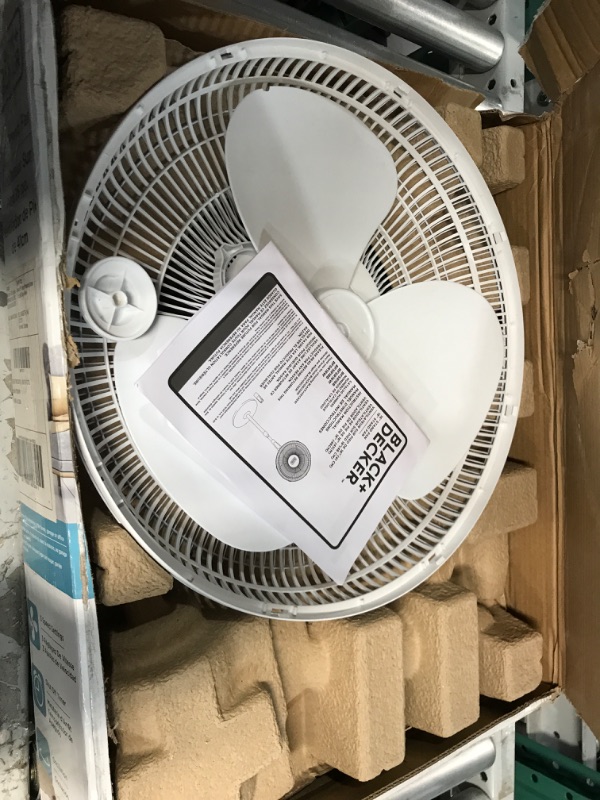 Photo 1 of *used* *damaged*
BLACK+DECKER 16" Stand Fan with Remote, White 16"