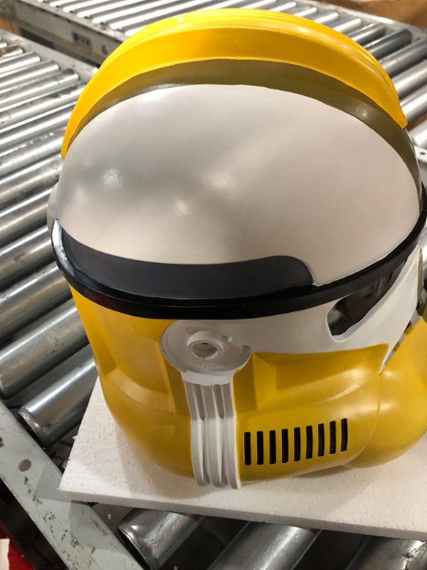 Photo 1 of **DAMAGED** Commander Bly CC-5052 Helmet